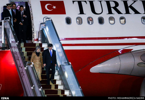 نخست وزیر ترکیه و همسرش در فرودگاه مهرآباد (عکس)