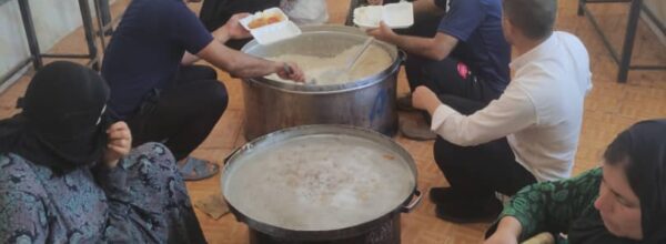 توریع بیش از ۱۰۰۰پرس غذای گرم در گچساران به مناسبت عید غدیر