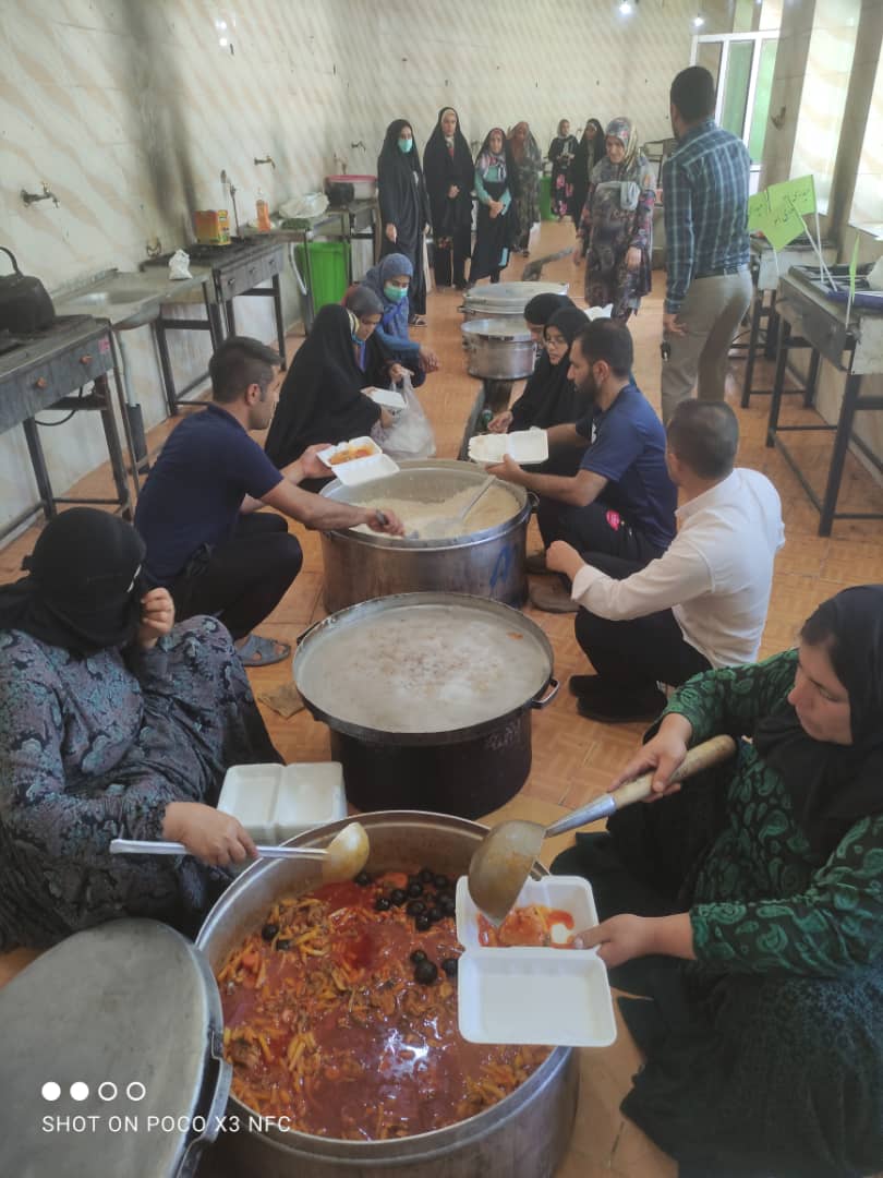 توریع بیش از ۱۰۰۰پرس غذای گرم در گچساران به مناسبت عید غدیر