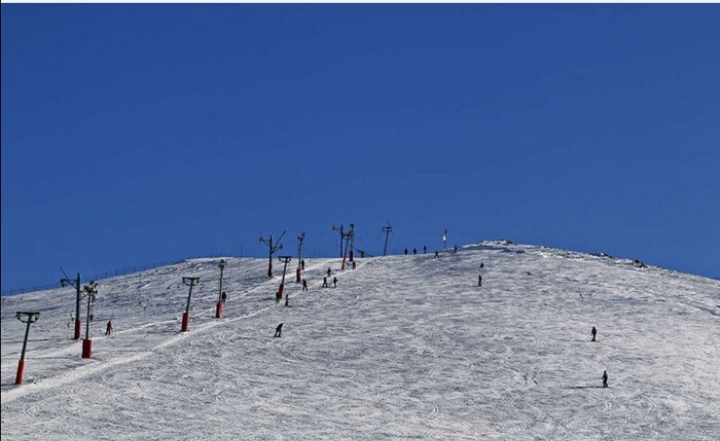 آماده سازی پیست اسکی کاکان برای آغاز ورزش های زمستانی