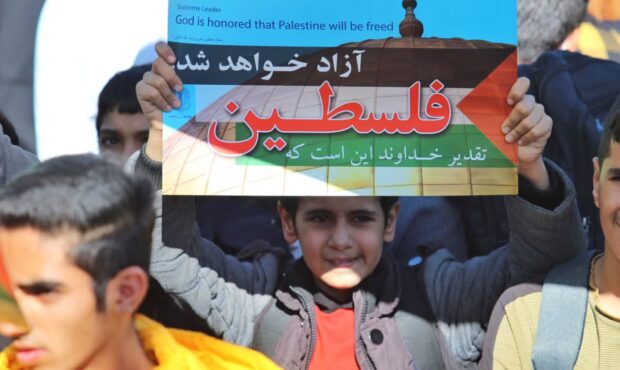 برگزاری راهپیمایی در حمایت از کودکان مظلوم غزه